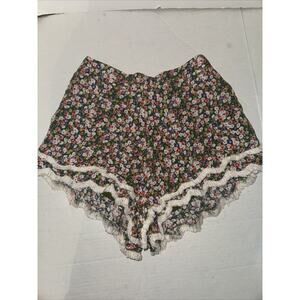 Altard State Women’s Extra Small Green floral Embroidered Fringe Short Shorts
